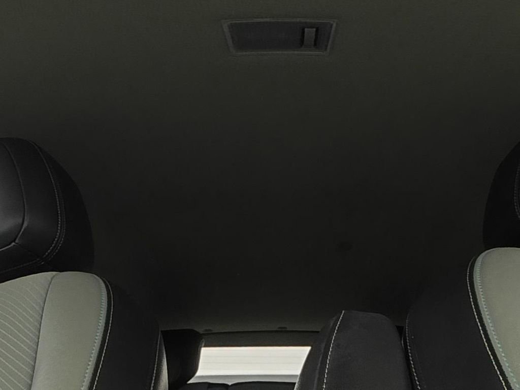 Used 2013 Buick Encore Convenience FWD image 17
