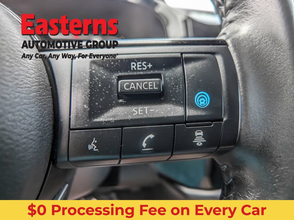 Used 2022 Nissan Pathfinder SV AWD/4WD image 30
