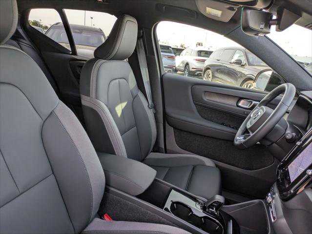 Used 2023 Volvo XC40 Recharge Plus image 26