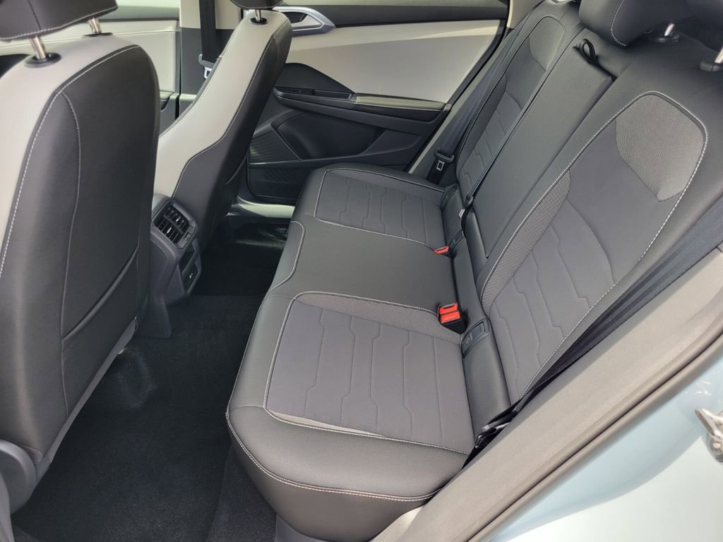 New 2025 Volkswagen Taos SE image 8