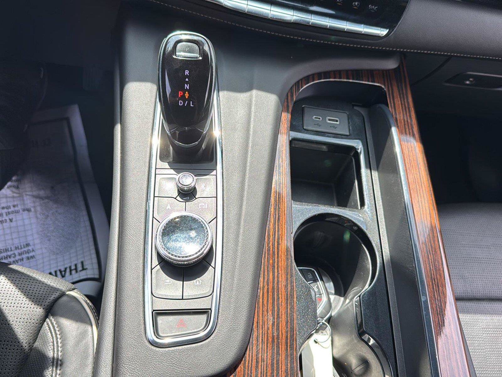 Used 2023 Cadillac Escalade ESV Premium Luxury AWD/4WD image 24