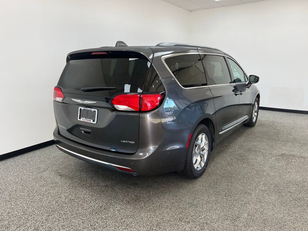 Used 2017 Chrysler Pacifica Limited w/ Advanced Safetytec Group image 21