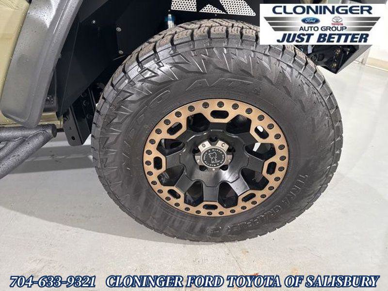 Used 2025 Jeep Wrangler Sport image 15