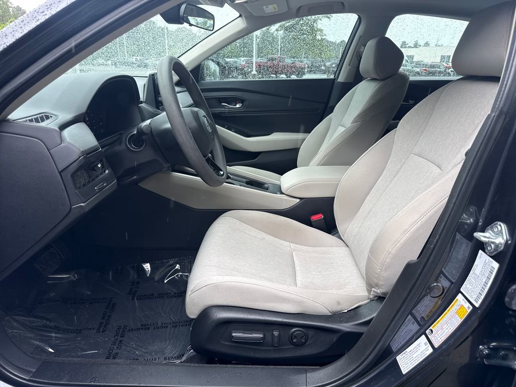 Used 2025 Honda Accord SE image 13