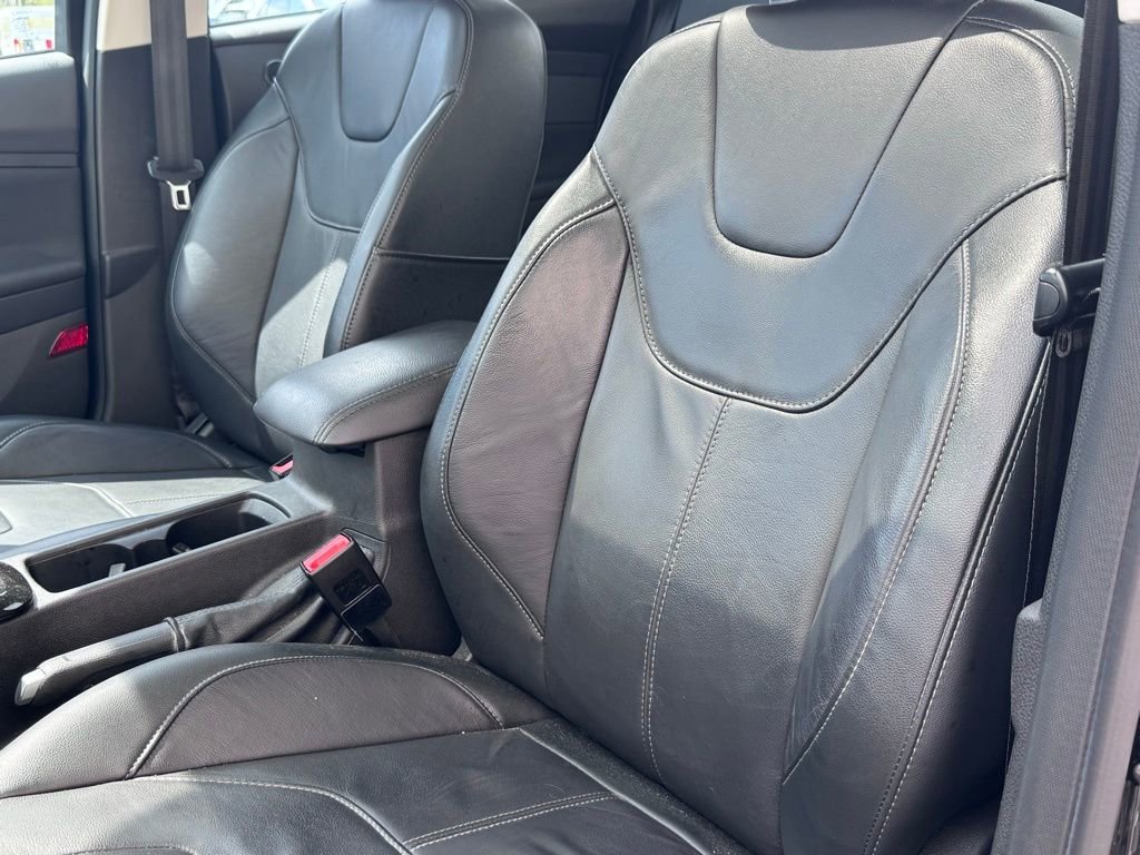 Used 2017 Ford Focus Titanium image 7