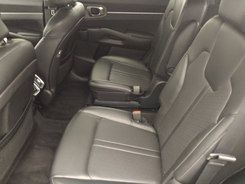 Used 2021 Kia Sorento EX w/ Panoramic Sunroof Package AWD/4WD image 18