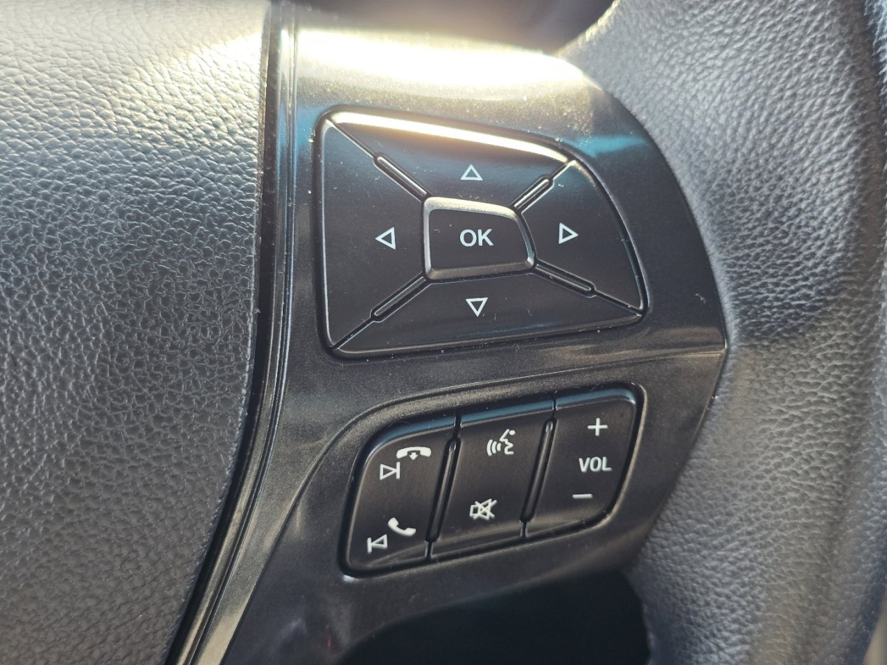 Used 2019 Ford Explorer XLT w/ Equipment Group 202A image 31