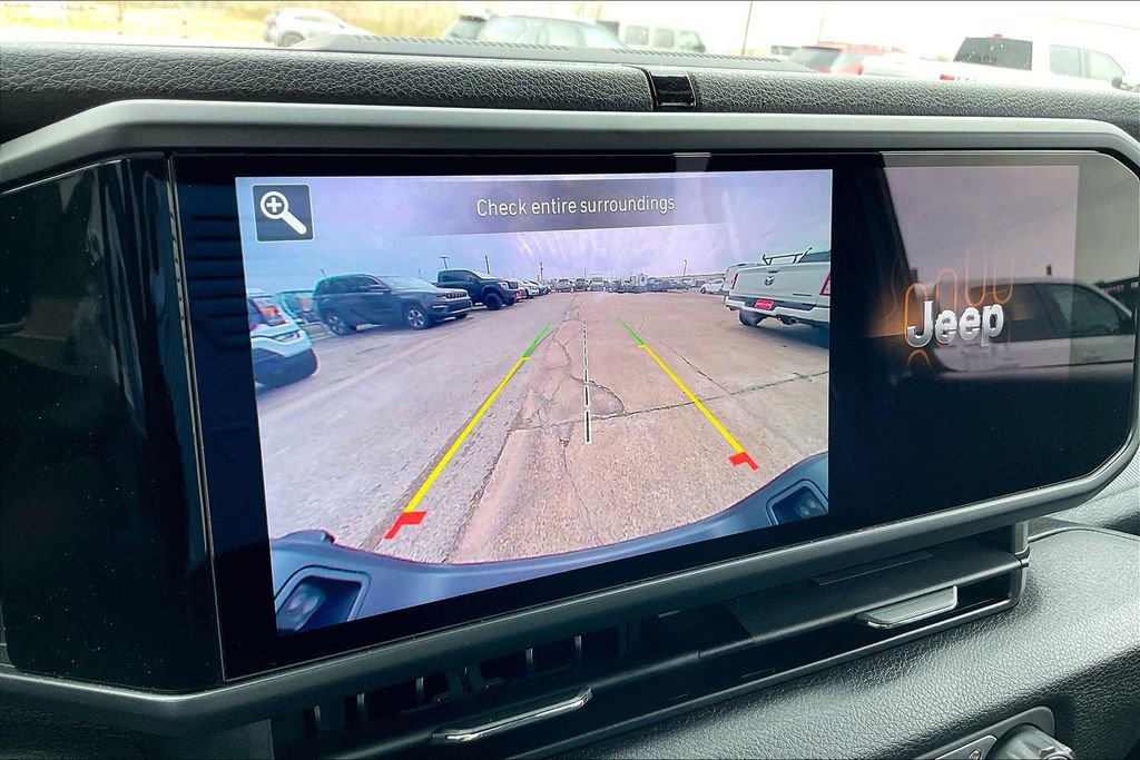 Used 2024 Jeep Gladiator Willys image 13