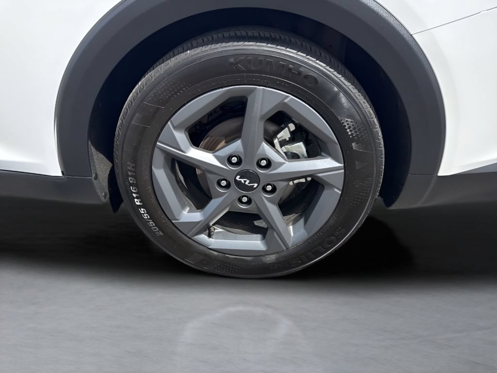Used 2025 Kia K4 FWD image 30