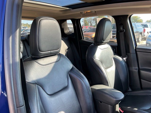 Used 2021 Jeep Renegade Limited w/ Sun & Sound Group AWD/4WD image 23