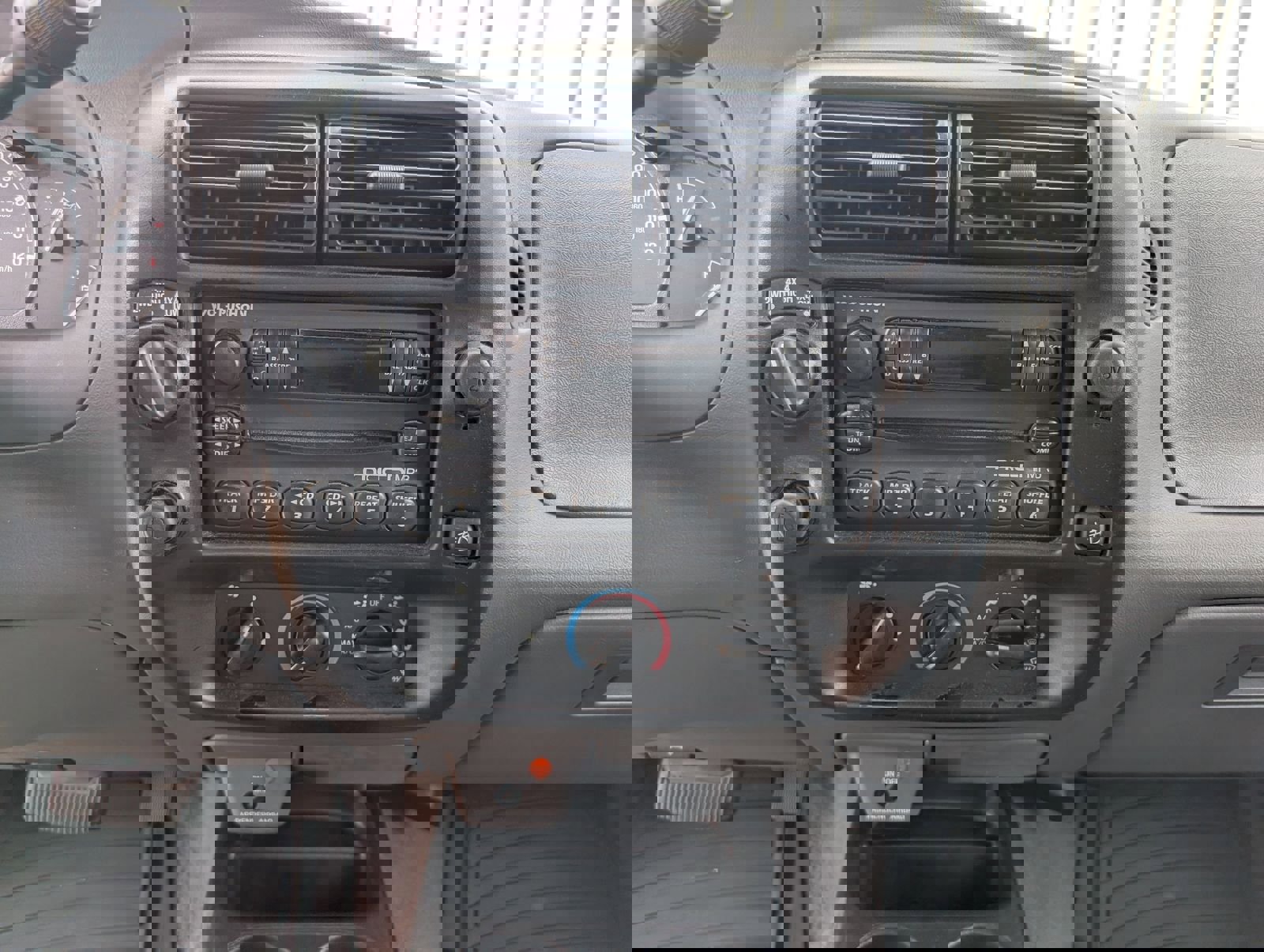 Used 2002 Ford Ranger XLT image 6