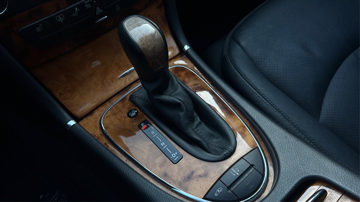 Used 2005 Mercedes-Benz E 500 4MATIC Sedan image 13