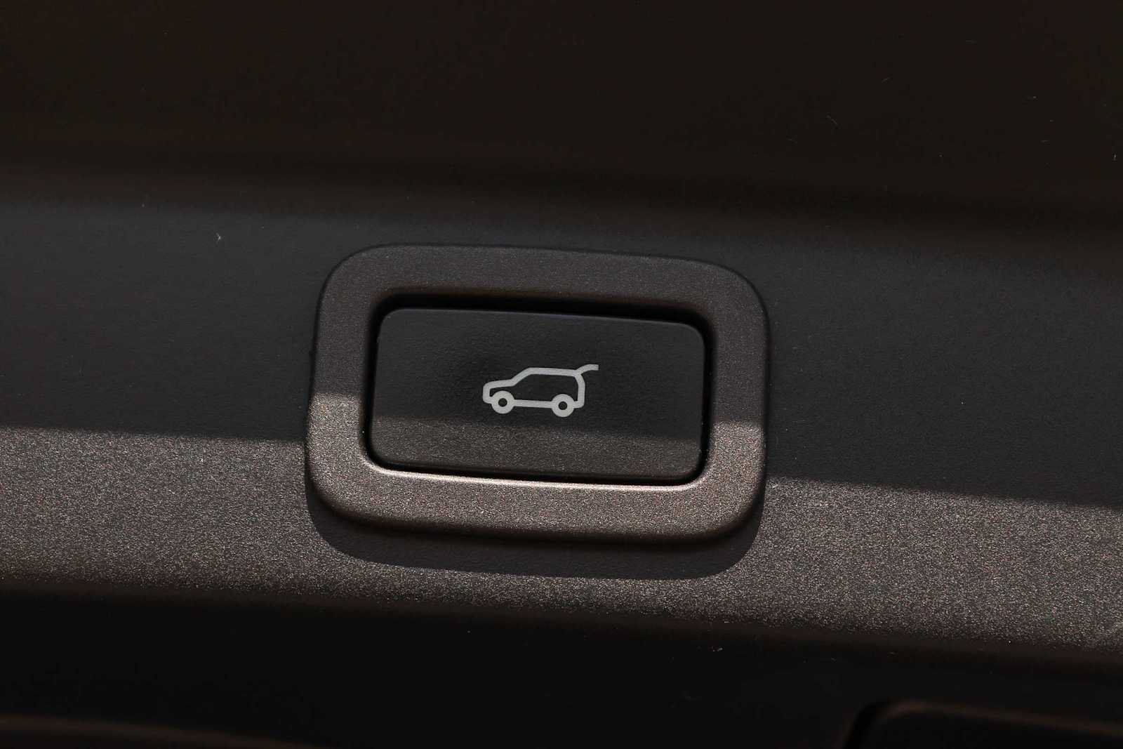 Used 2020 Jaguar F-PACE Premium AWD/4WD image 36