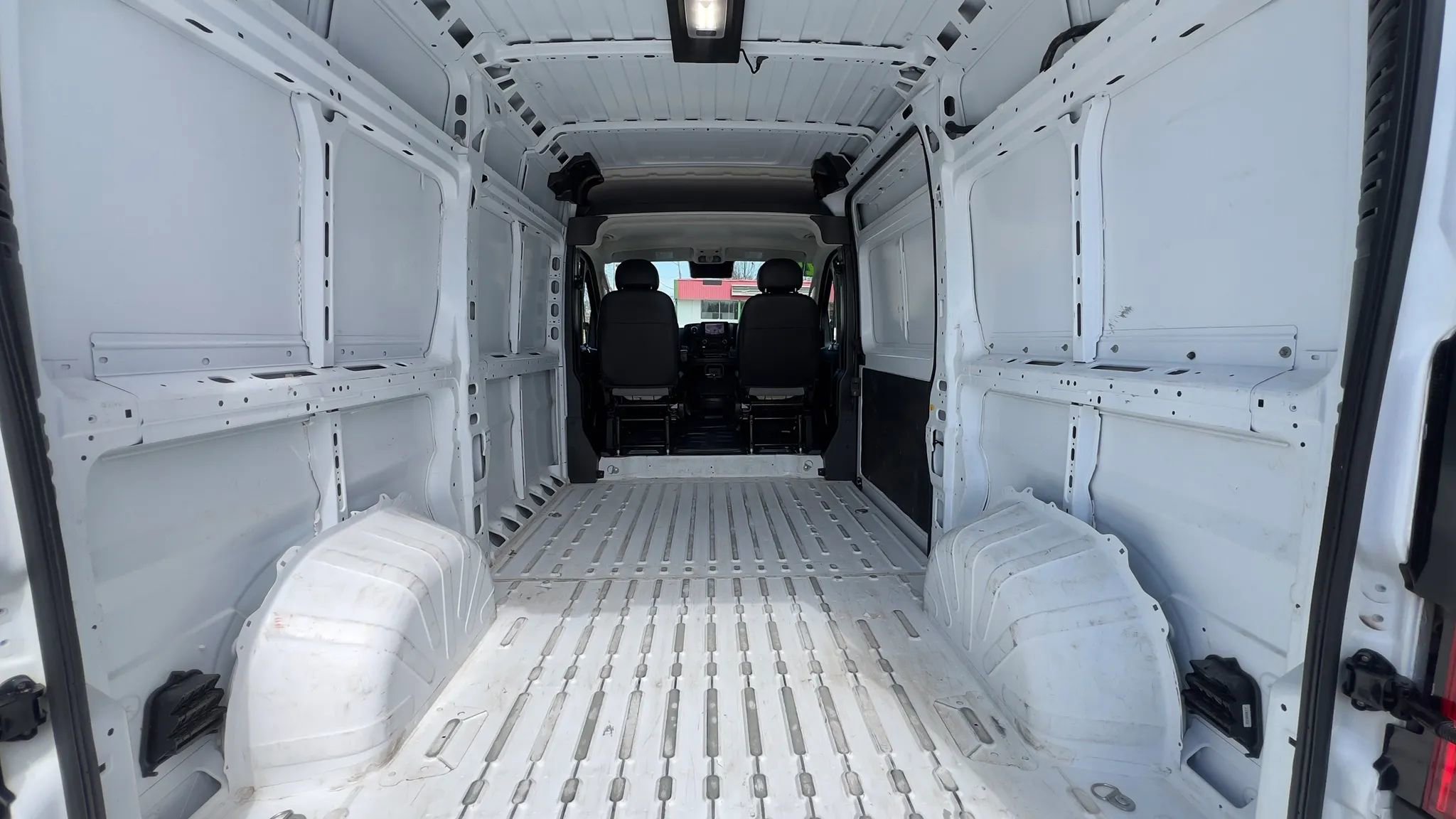 Used 2025 RAM ProMaster 2500 w/ Convenience Group FWD image 14
