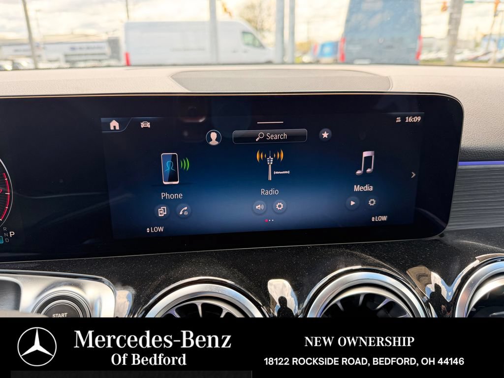 New 2026 Mercedes-Benz GLB 250 4MATIC image 14