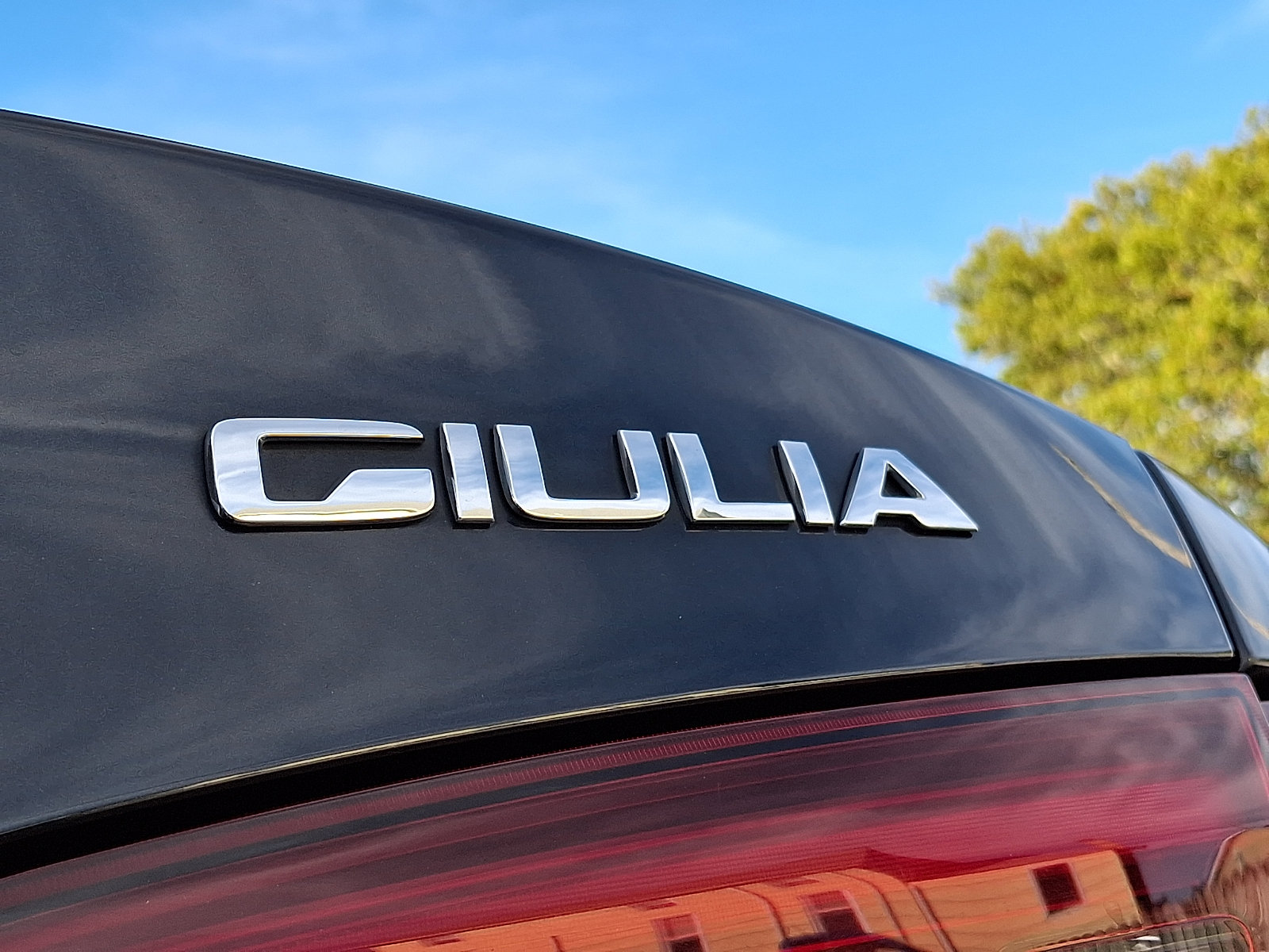 Used 2018 Alfa Romeo Giulia AWD image 30