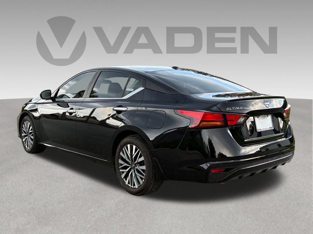 Used 2025 Nissan Altima 2.5 SV FWD image 23