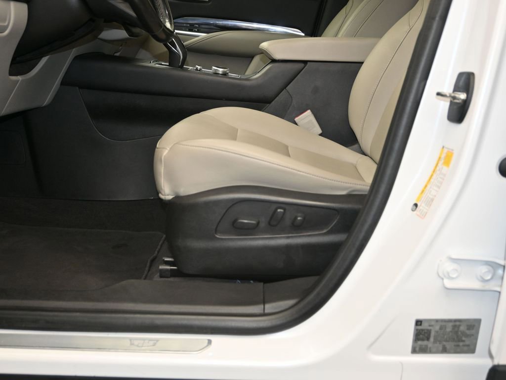 Used 2019 Cadillac XT4 Luxury FWD image 21