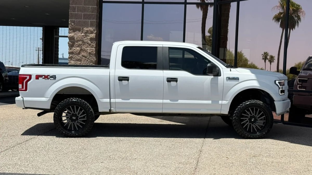 Used 2017 Ford F150 XL w/ Equipment Group 101A Mid AWD/4WD image 14