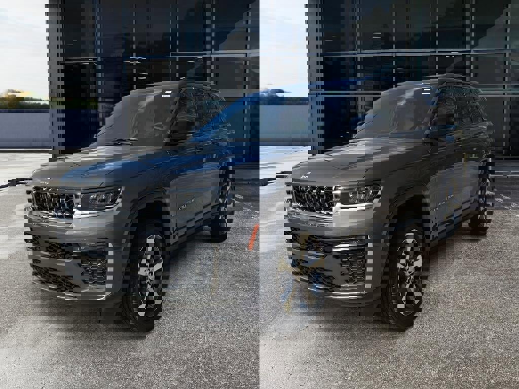 New 2026 Jeep Grand Cherokee Limited w/ Luxury Tech Group II image 3