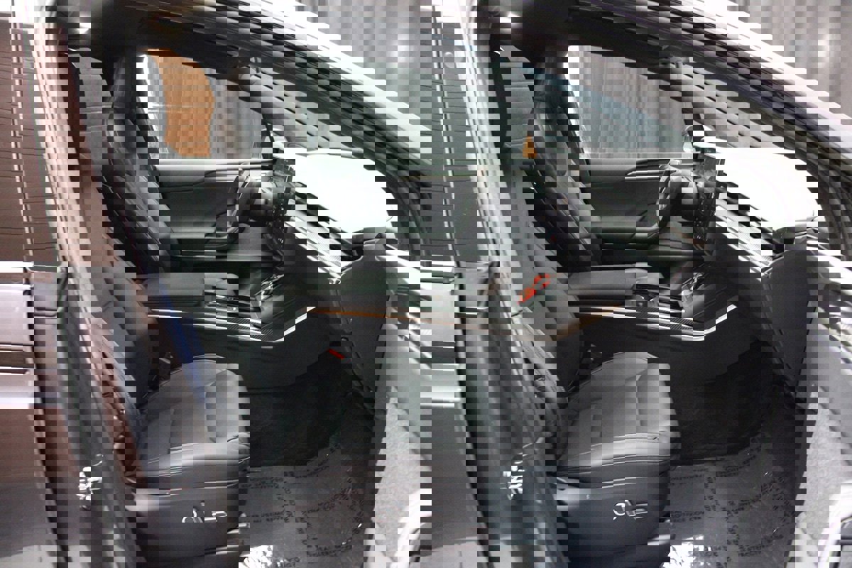 Used 2022 Tesla Model X Plaid image 37