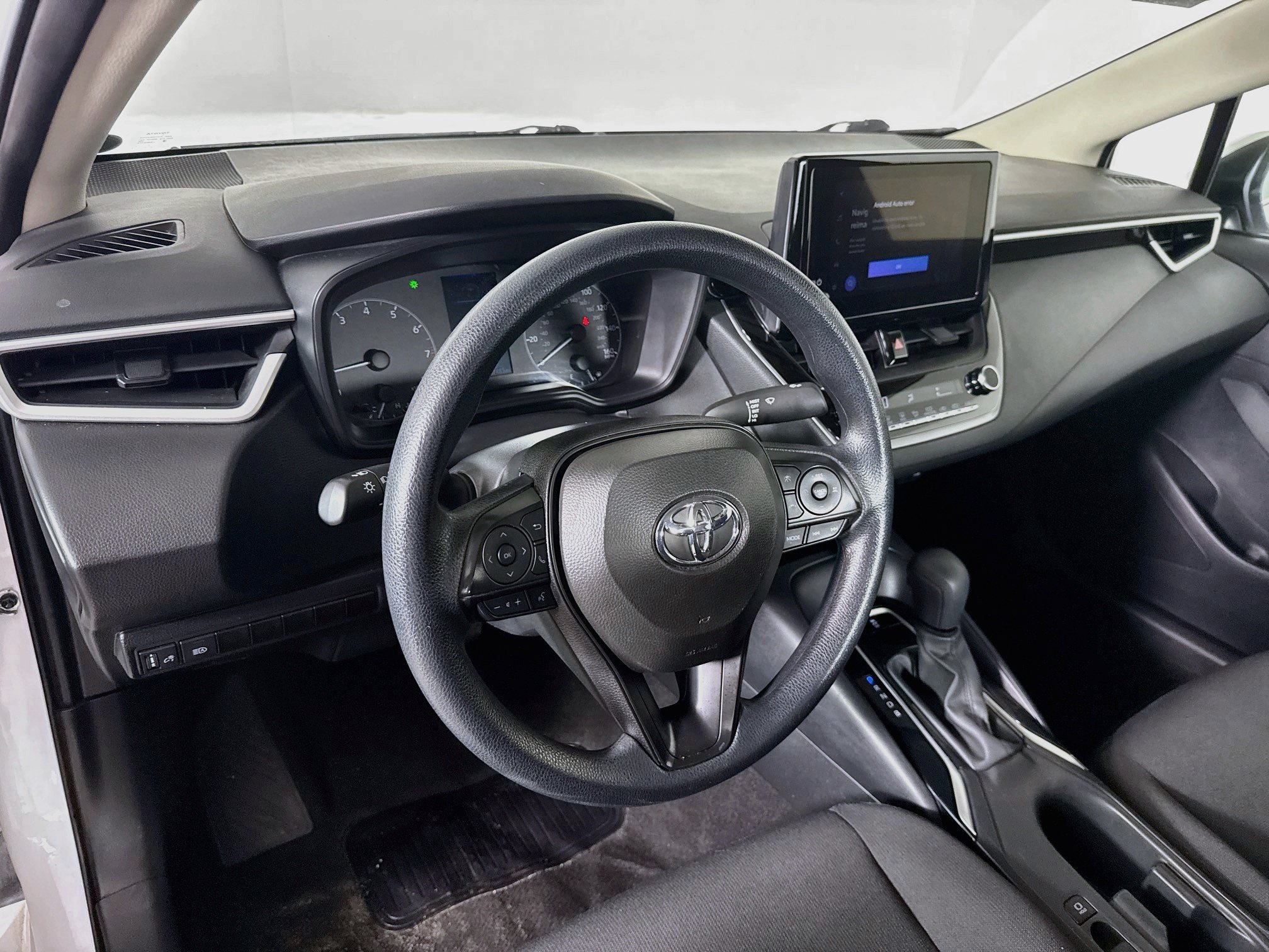 Used 2025 Toyota Corolla LE FWD image 8