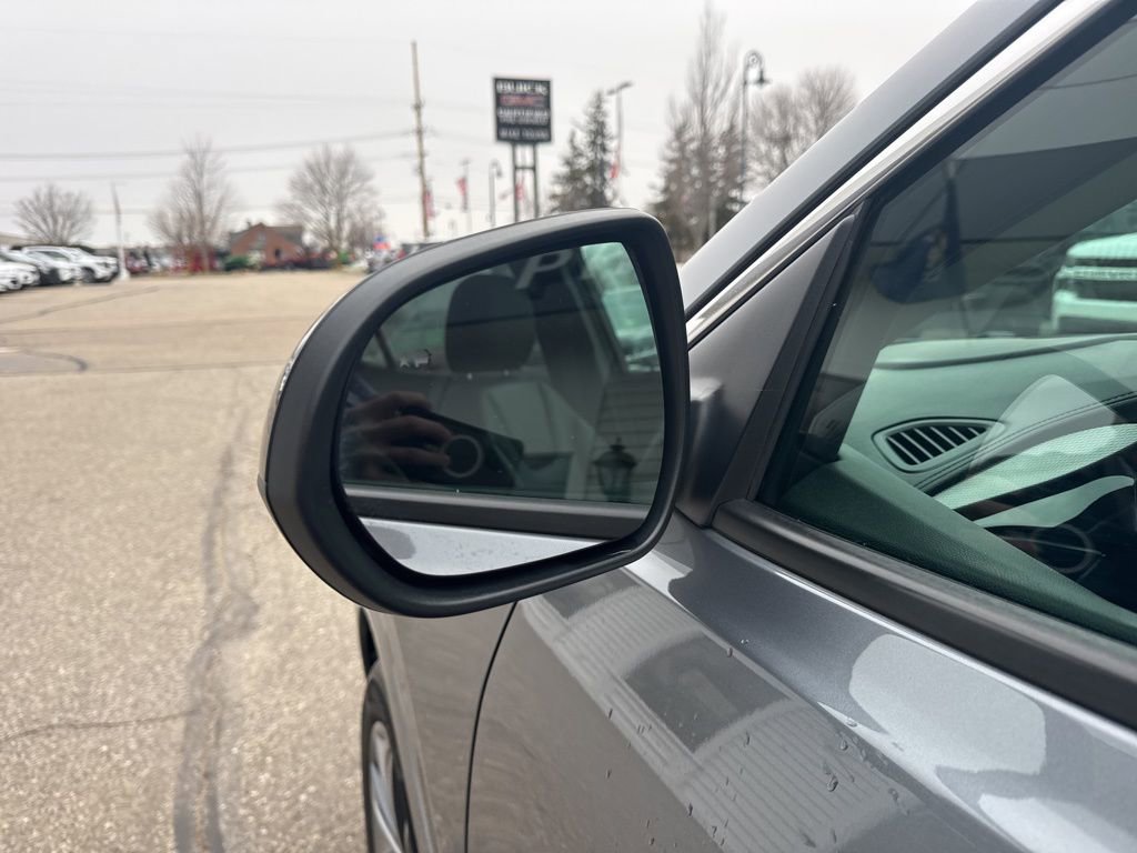 Used 2020 Buick Encore GX Essence w/ Advanced Technology Package image 11