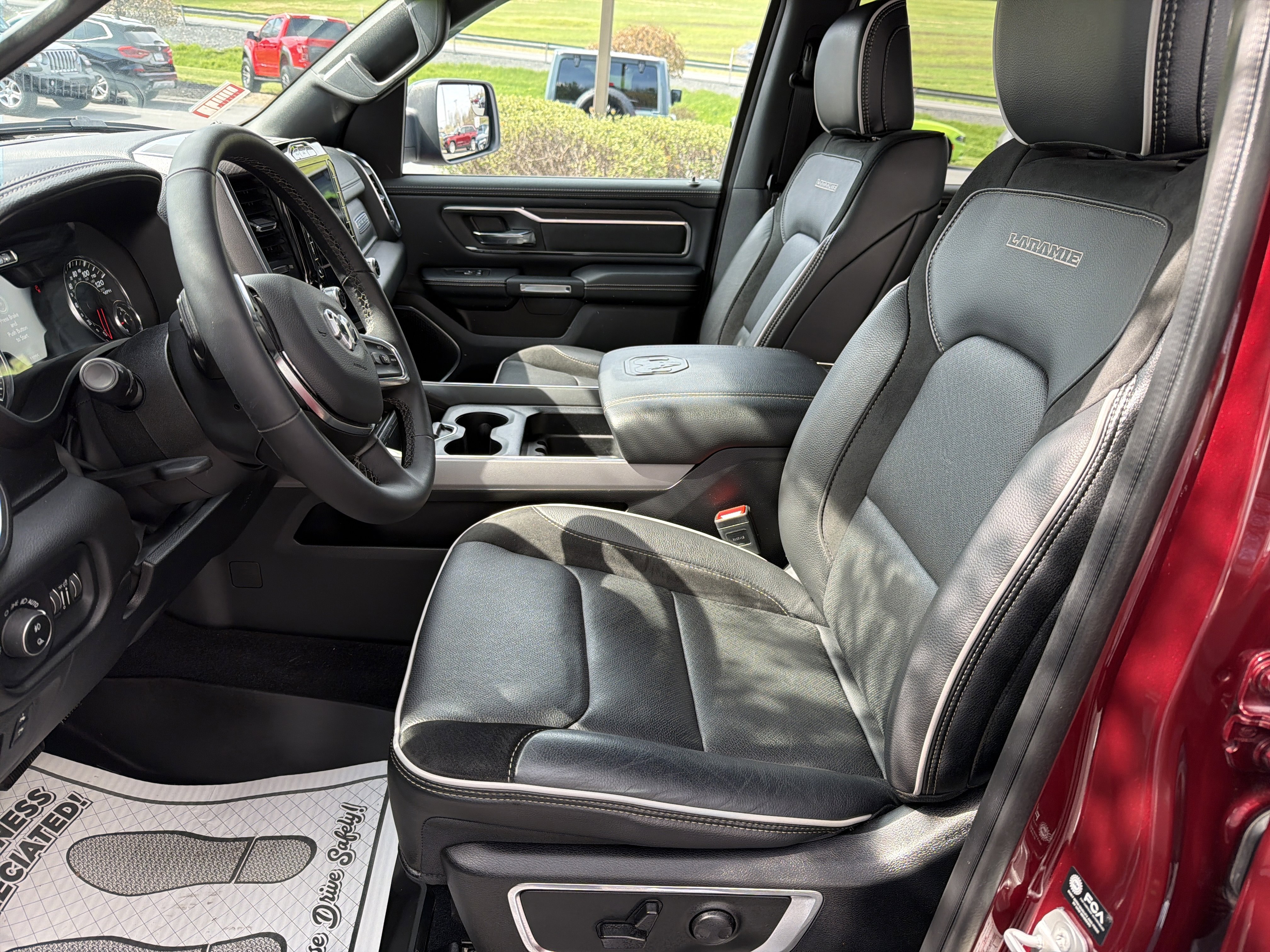 Used 2025 RAM 1500 Laramie w/ Sport Appearance Package image 12