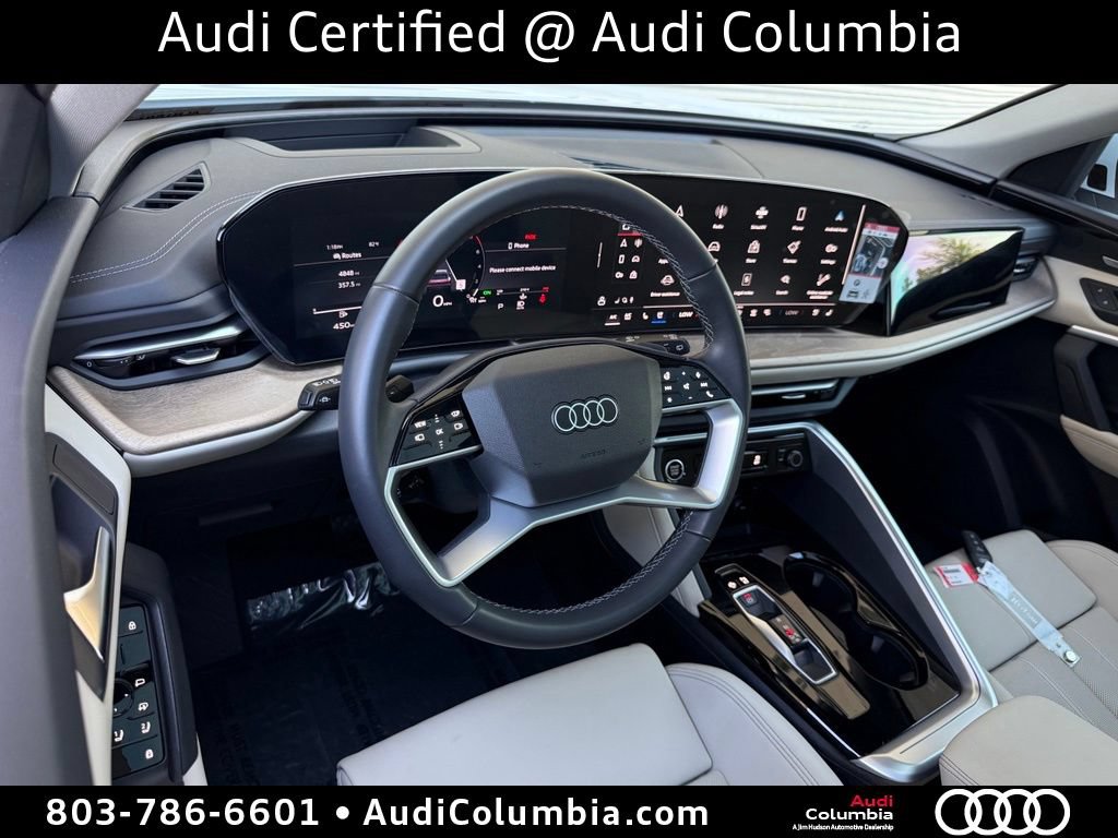 Certified 2025 Audi Q5 Premium AWD/4WD image 3