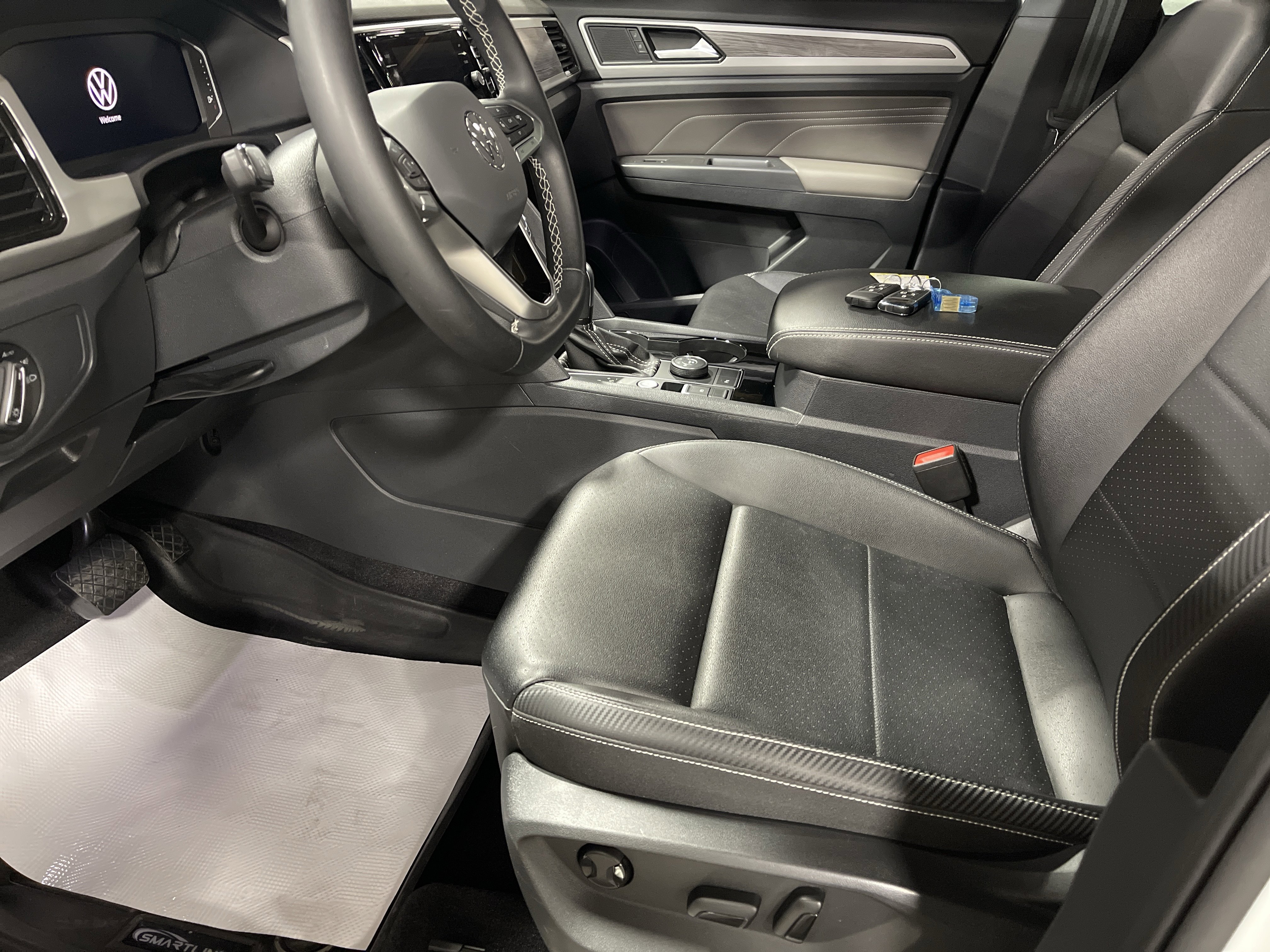 Used 2023 Volkswagen Atlas Cross Sport SE w/ Black Wheel Package image 9