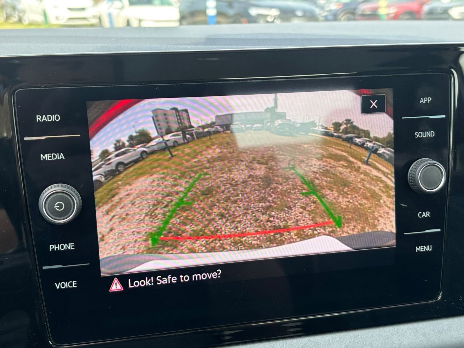 Used 2025 Volkswagen Jetta SE image 24