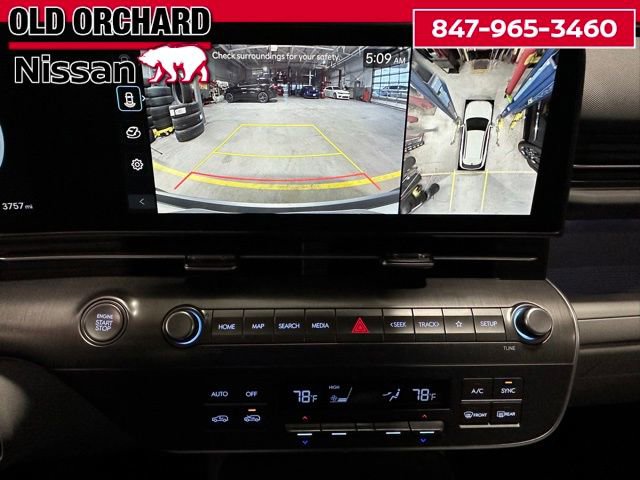 Used 2025 Hyundai Kona Limited AWD/4WD image 17