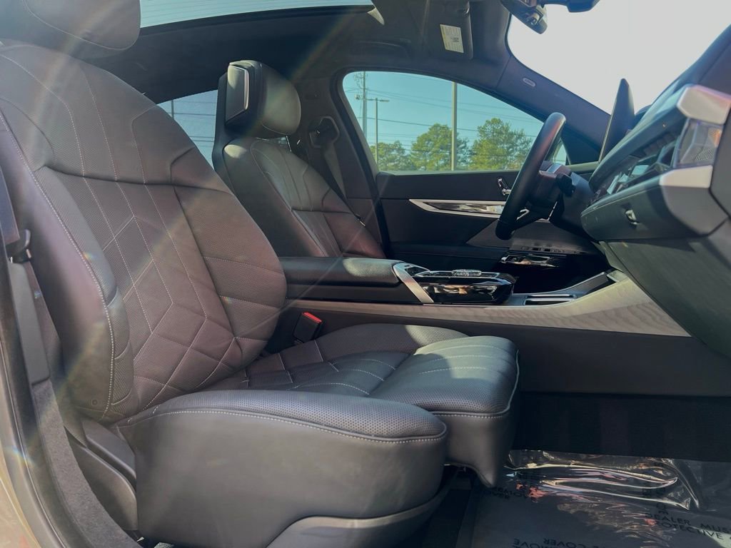 Used 2023 BMW i7 xDrive60 AWD/4WD image 23