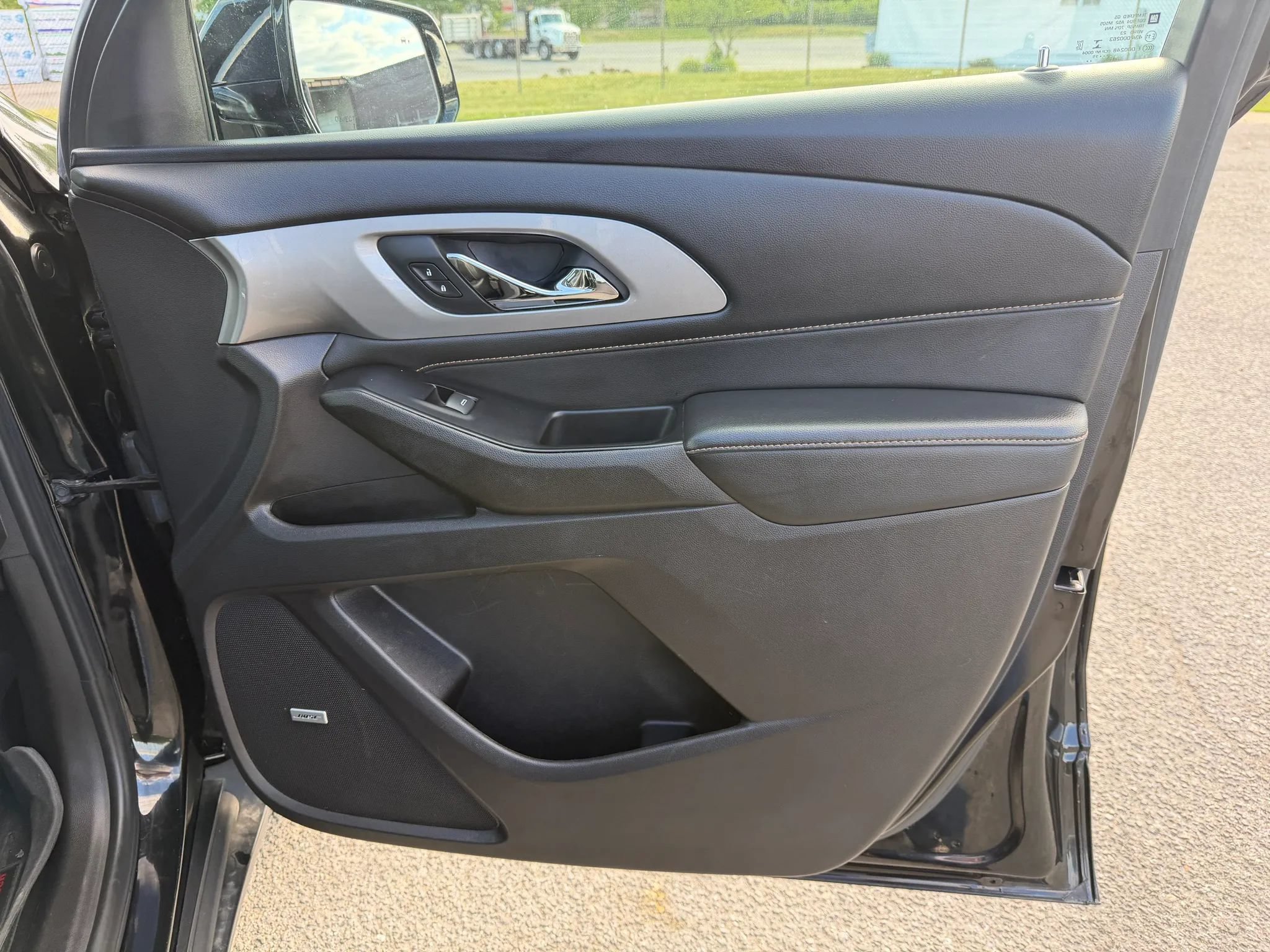 Used 2019 Chevrolet Traverse LT w/ LT Premium Package AWD/4WD image 29
