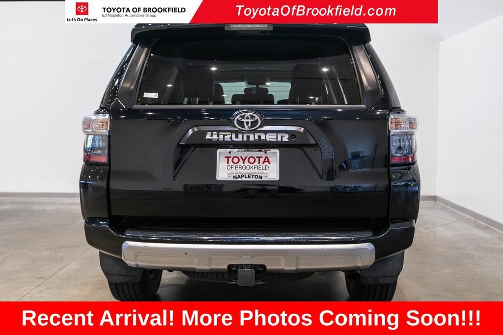 Used 2018 Toyota 4Runner TRD Off-Road Premium AWD/4WD image 6