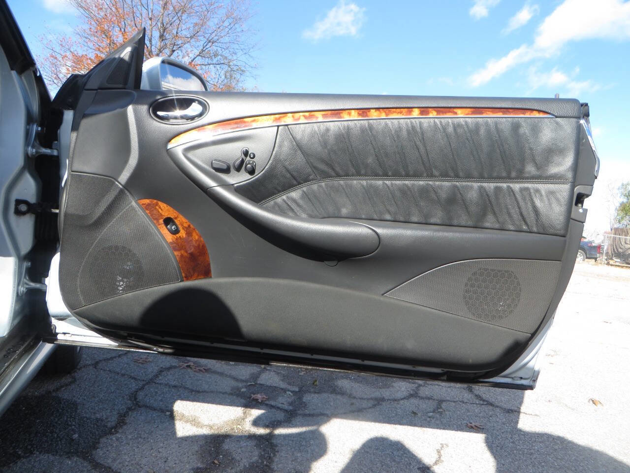 Used 2005 Mercedes-Benz CLK 500 Cabriolet image 31