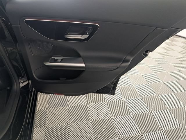 Used 2024 Mercedes-Benz C 300 Sedan image 29