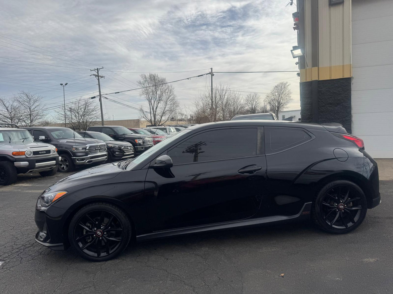 Used 2019 Hyundai Veloster Turbo R-Spec image 2
