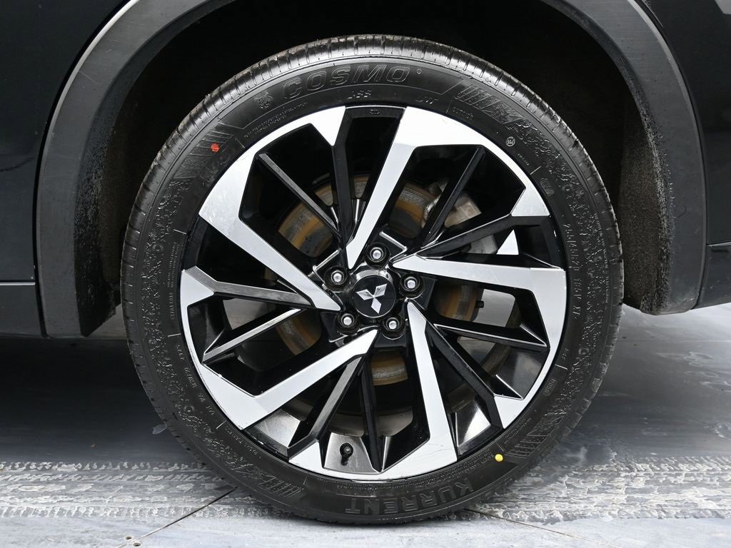 Used 2023 Mitsubishi Outlander SEL image 12