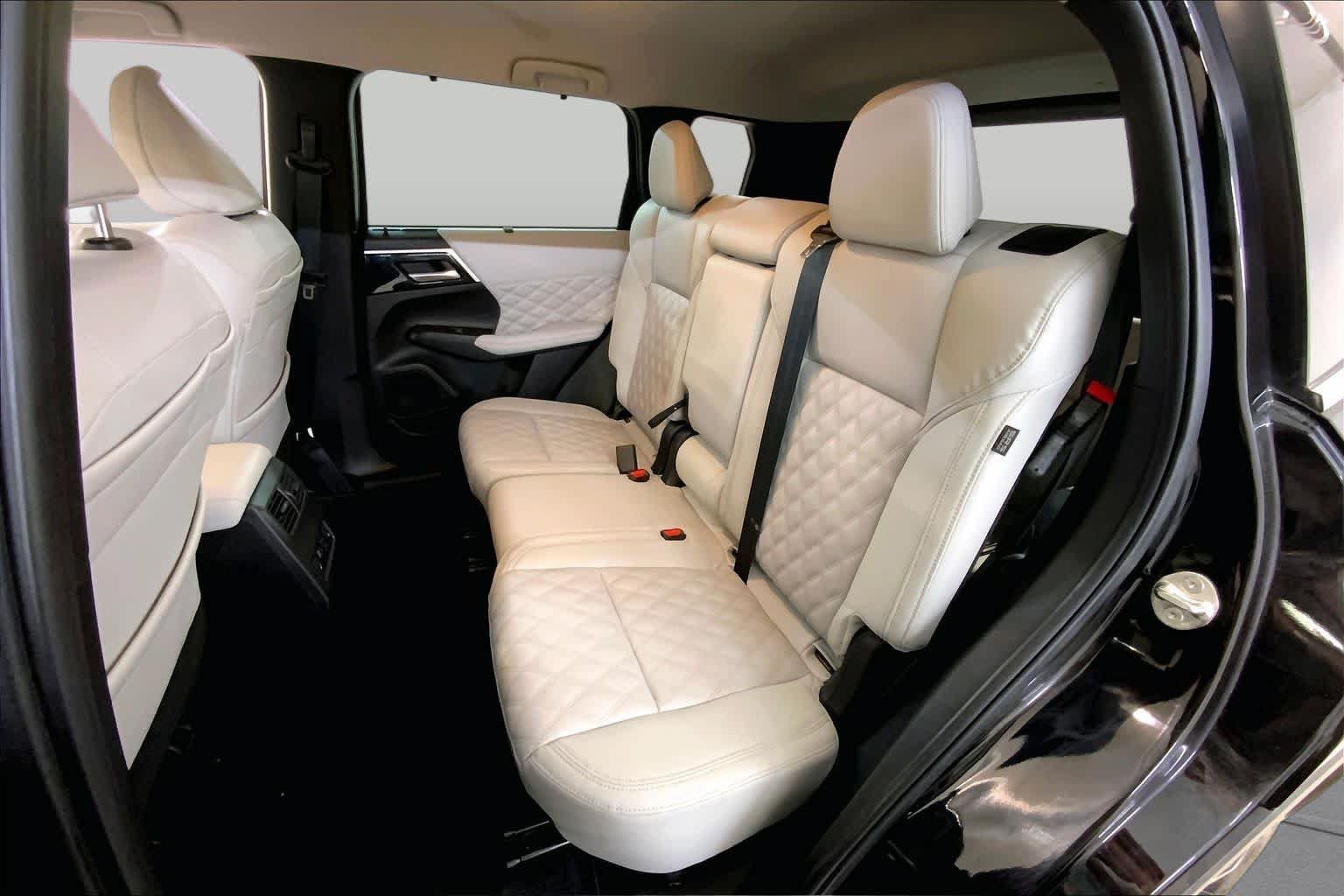 Used 2023 Mitsubishi Outlander SEL AWD/4WD image 20