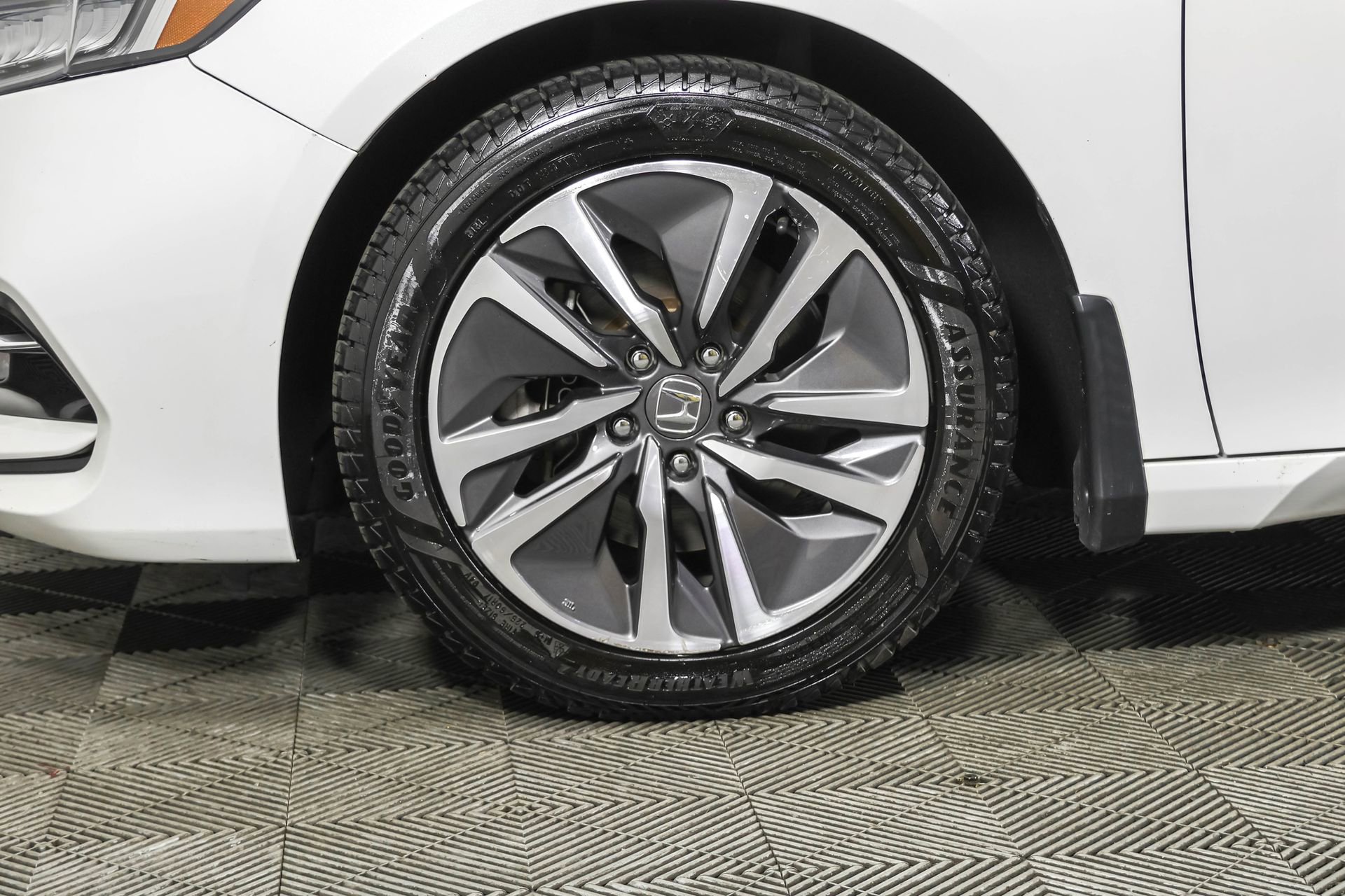 Used 2020 Honda Accord Touring image 19