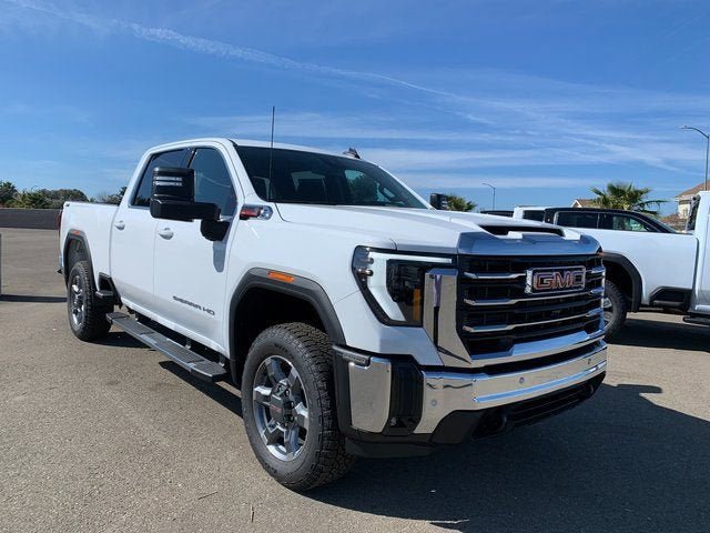 New 2026 GMC Sierra 2500 SLE w/ Max Trailering Package AWD/4WD image 4