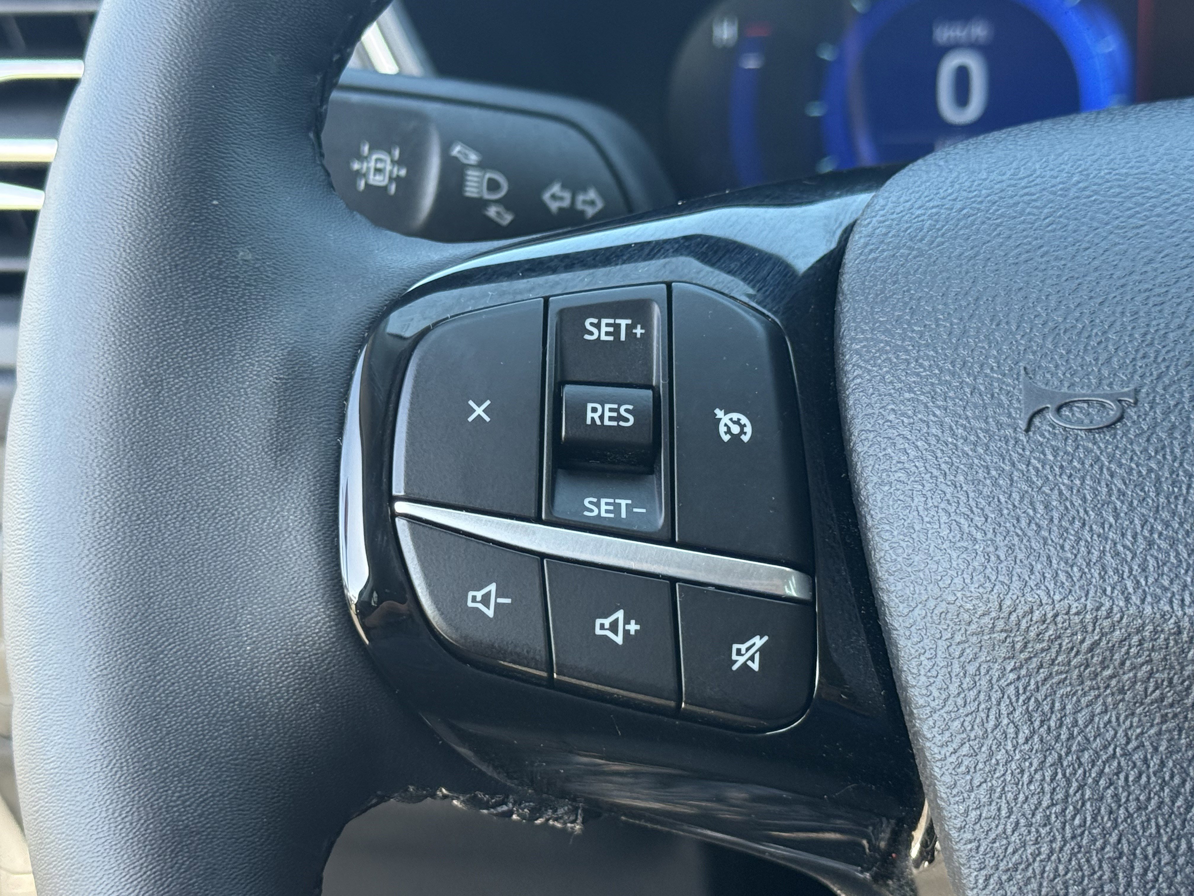 Used 2022 Ford Escape SEL w/ Technology Package image 19