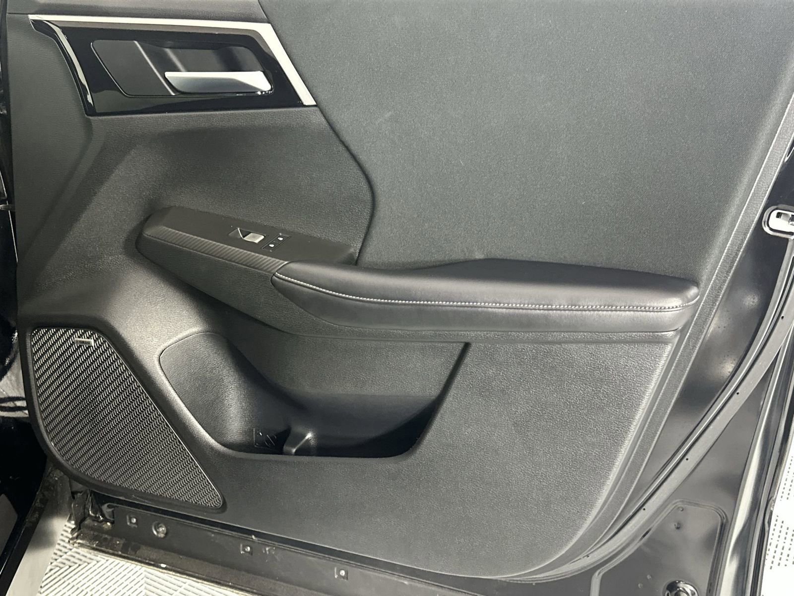 Used 2025 Mitsubishi Outlander ES image 30