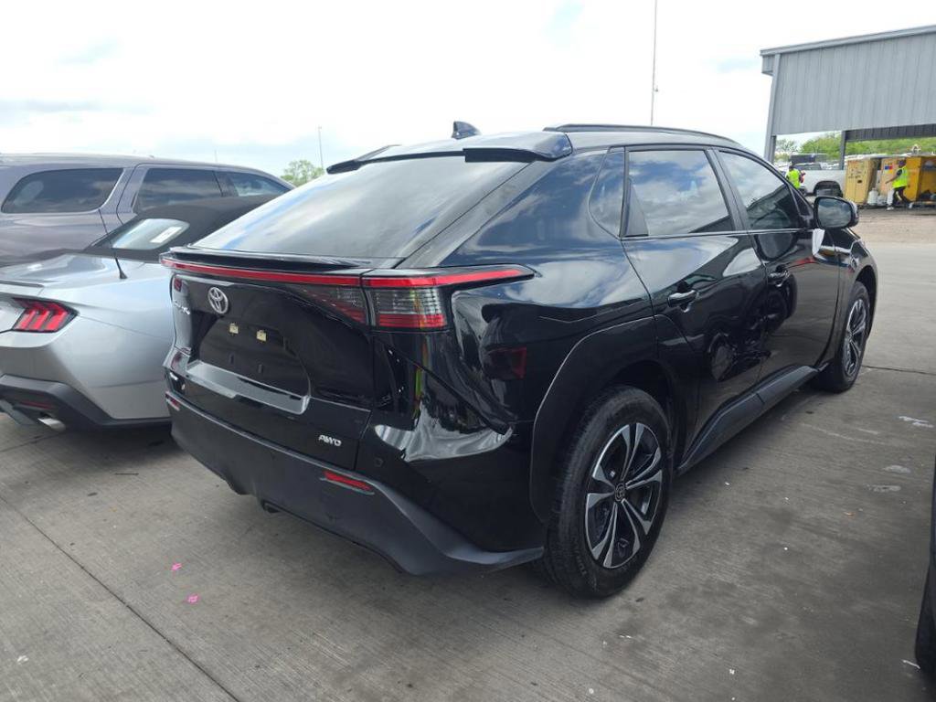 Used 2024 Toyota bZ4X XLE AWD/4WD image 2