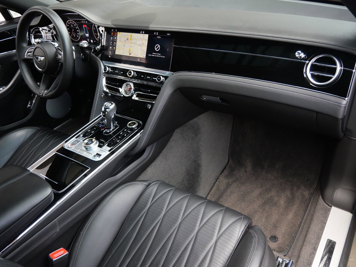 Used 2022 Bentley Flying Spur V8 AWD/4WD image 2