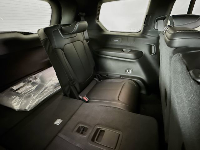 New 2026 Jeep Grand Cherokee L Limited image 25
