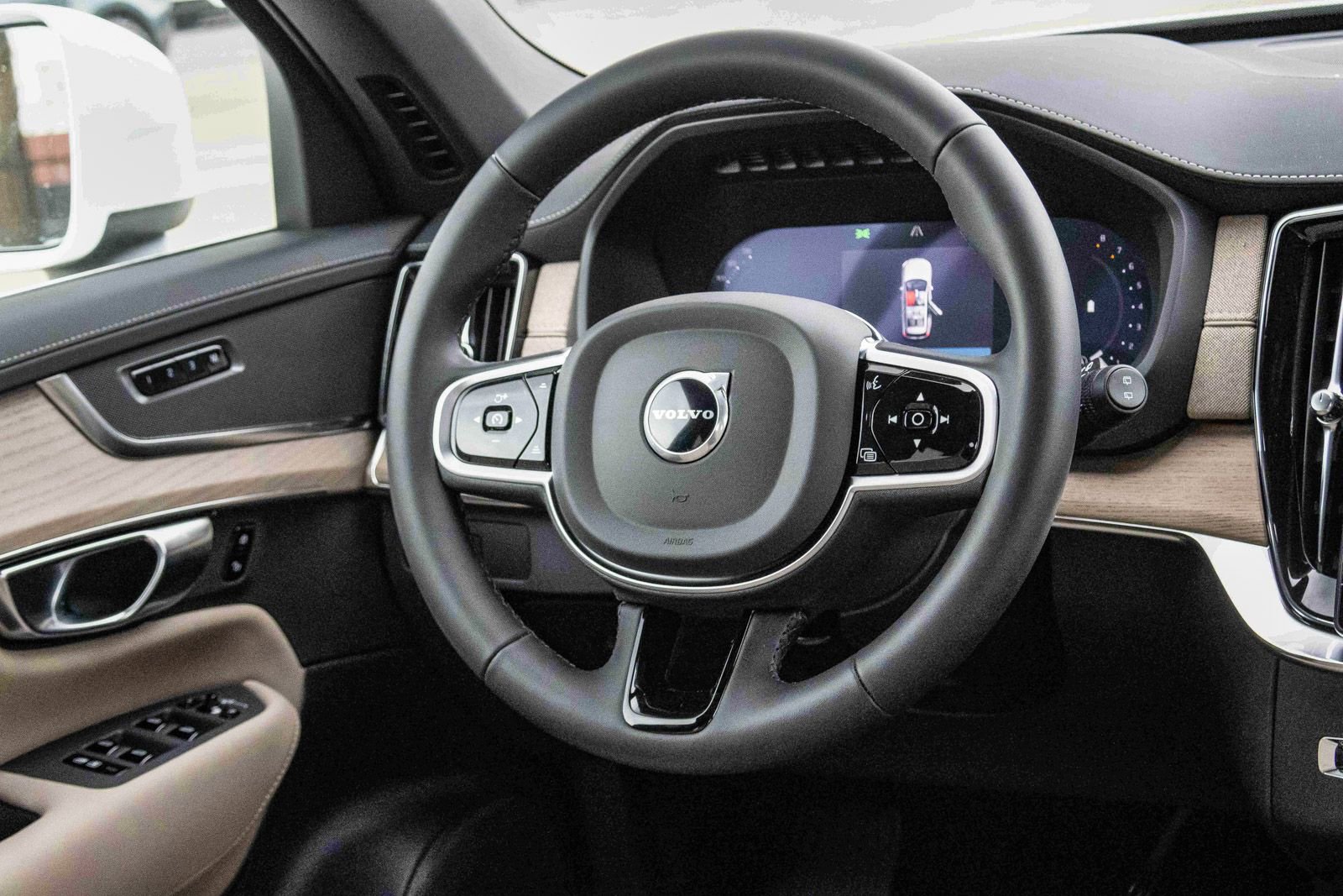 New 2026 Volvo XC90 B5 Core image 25