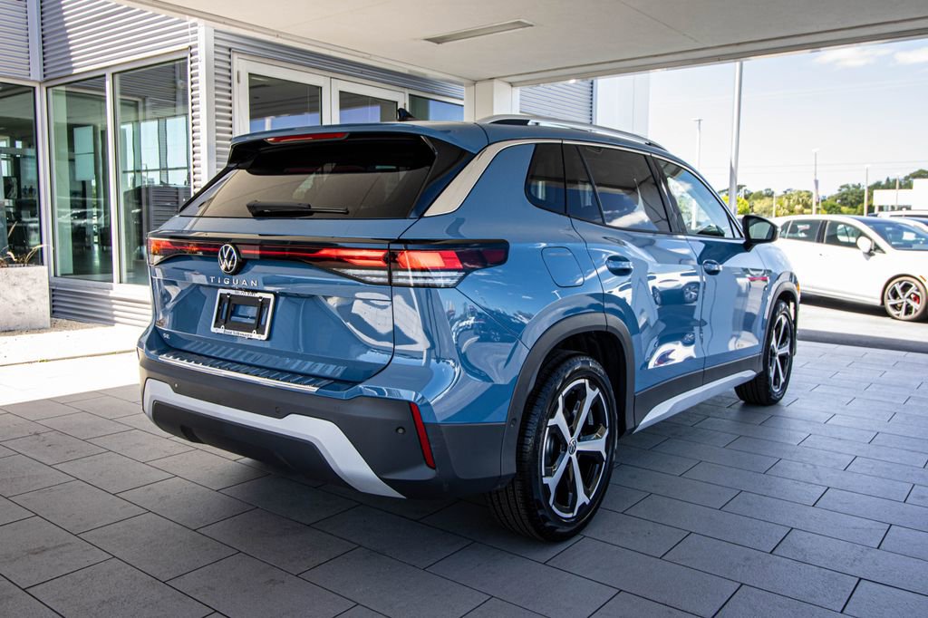 New 2026 Volkswagen Tiguan SE FWD image 2