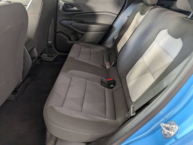 Used 2025 Chevrolet Trax RS FWD image 23